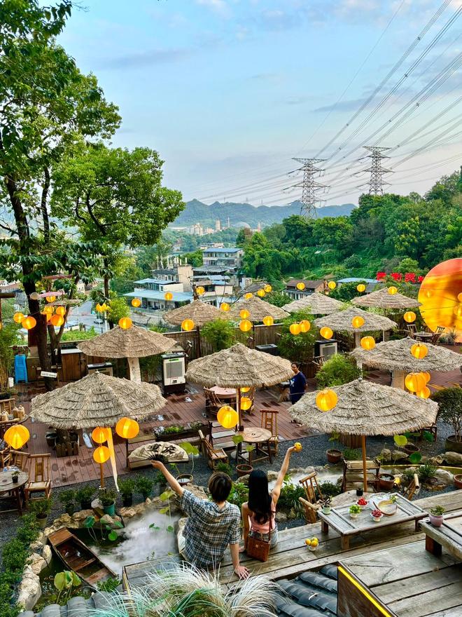 景点+网红美食街跟团报价分析重庆四日游最佳路线：自然景点(图3)