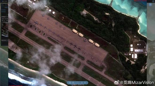 1架是因为遵守美俄New-START规定？俄罗斯轰炸机“傻呵呵”露天停放被乌军击中4(图13)